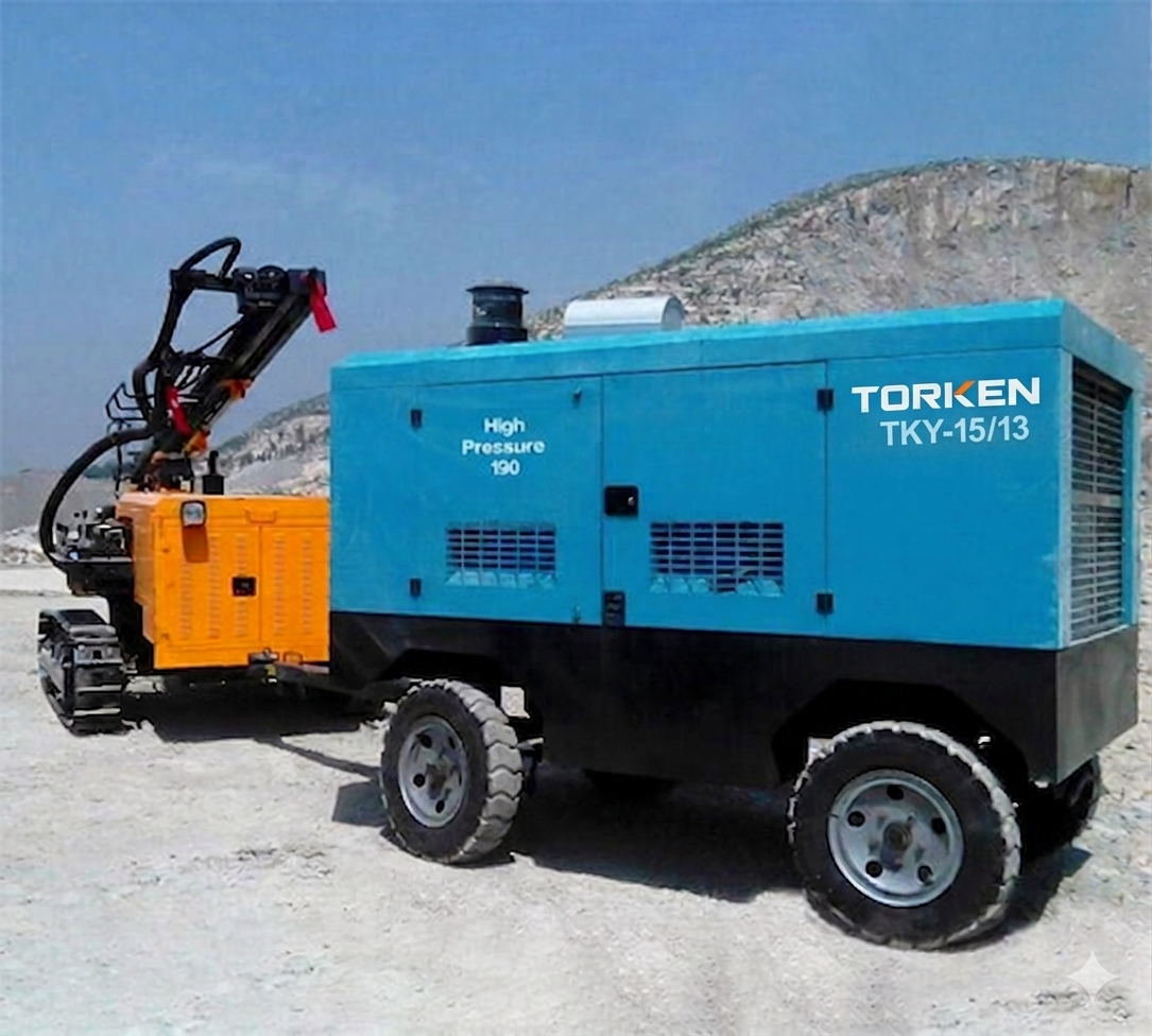 Compresor diésel TORKEN TKY-23/23 de tornillo doble etapa en perforación de pozo de agua
