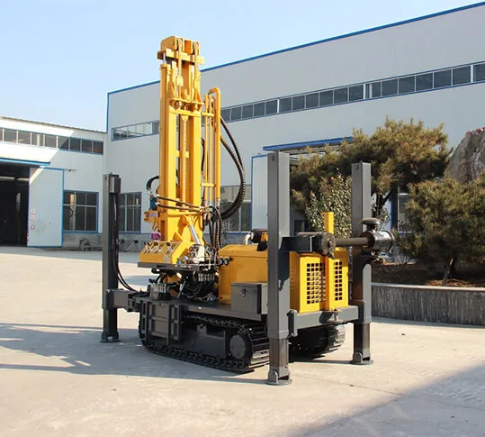 Perforadora TORKEN TK180 detalle del boom y cabezal de rotación hidráulico